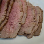 Un bel piatto di roast-beef con patate