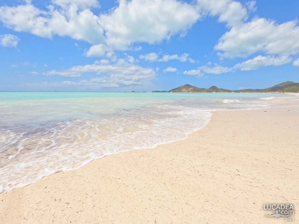 Mare da sogno: Jolly Beach nell'isola di Antigua