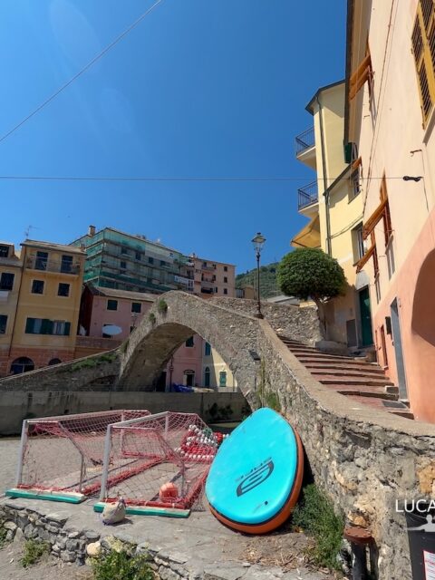 L'antico ponte simbolo del borgo di Bogliasco in Liguria