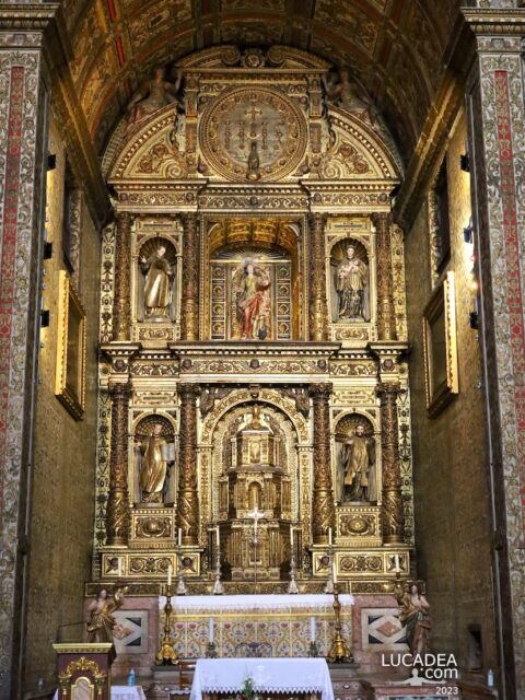 L'altare maggiore della chiesa di Sao Joao a Funchal