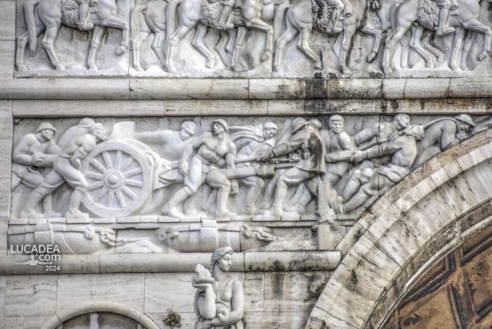 Particolari dell'Arco della Vittoria a Genova