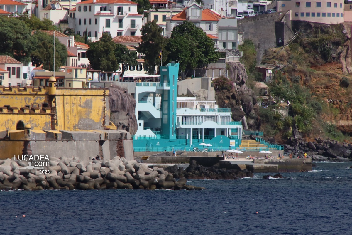 Il complesso balneare della Barreirinha a Madeira