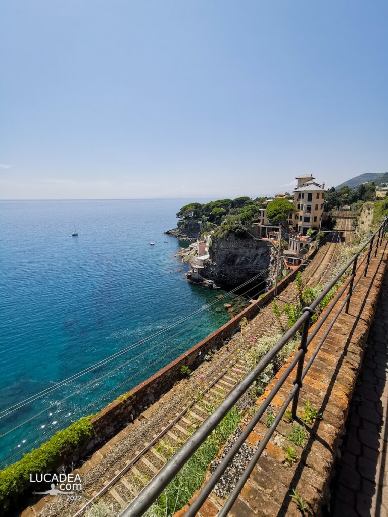 La costa di Pieve Ligure tra gli scali Demola e Chiappa