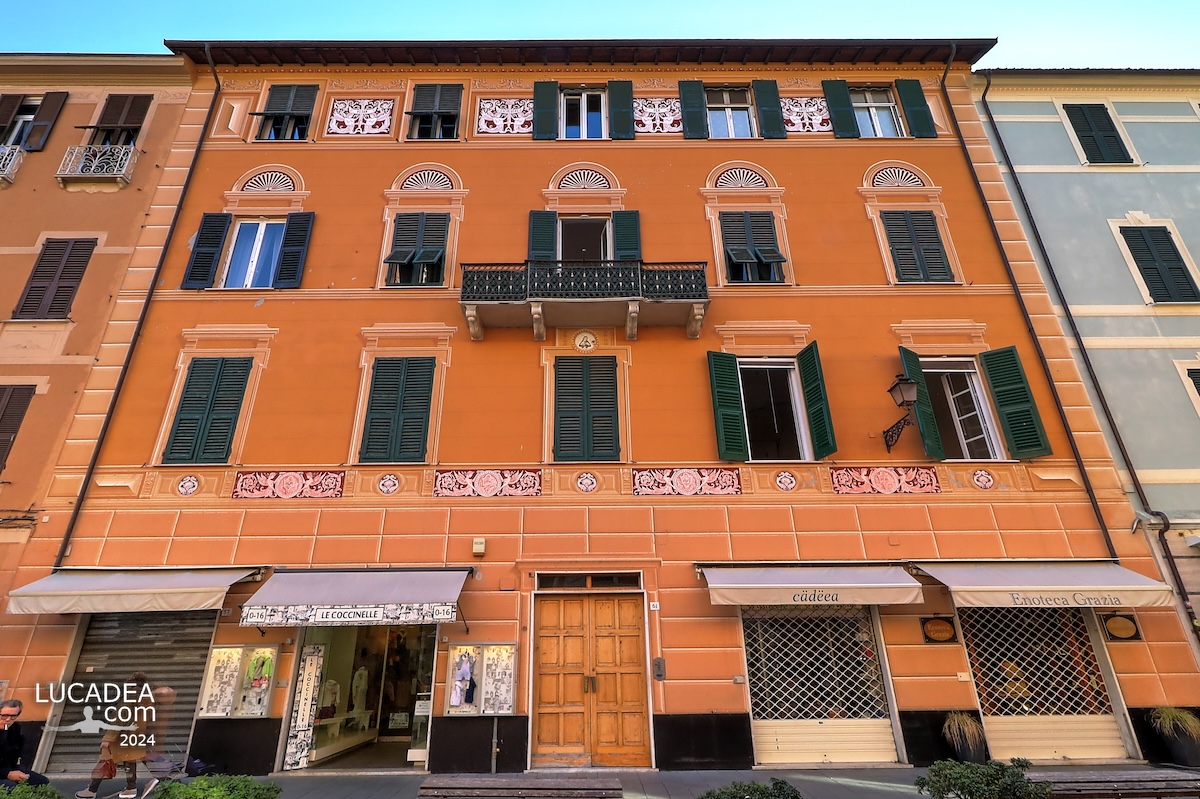 Un bel palazzo in Corso Colombo a Sestri Levante