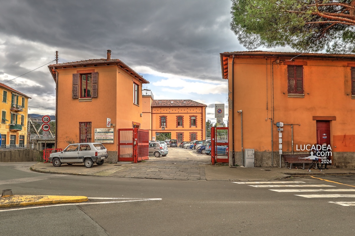 Gli edifici ex sede degli uffici della Fit di Sestri Levante