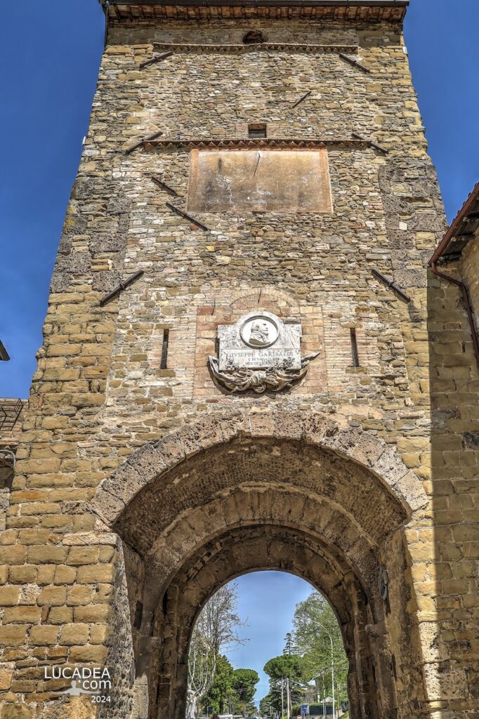 La porta Cannara del borgo di Bevagna in Umbria