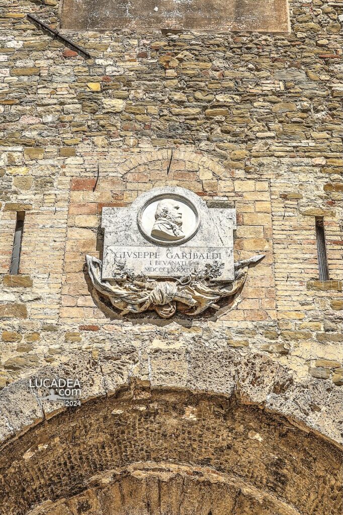 La porta Cannara del borgo di Bevagna in Umbria