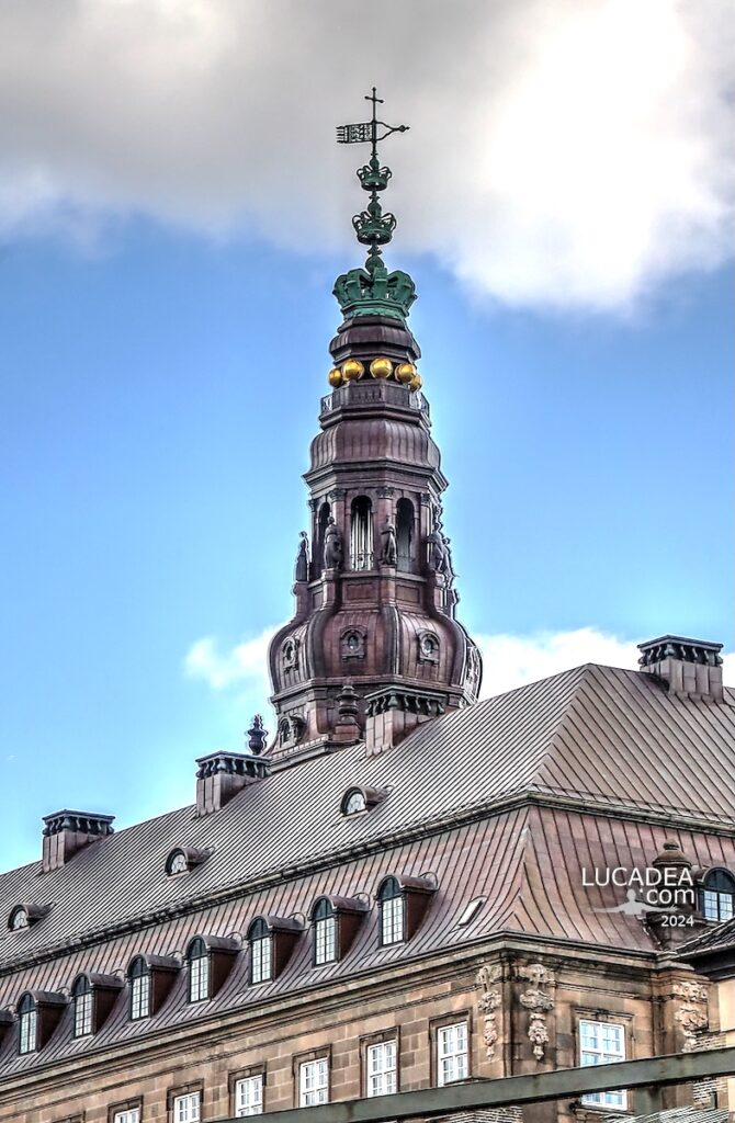 La Torre delle Tre Corone del Palazzo di Christiansborg a Copenaghen