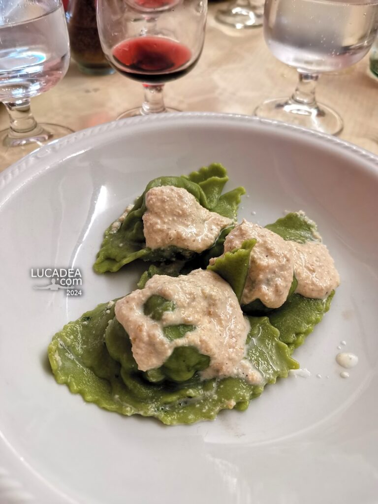 I pansoti in salsa di noci dell'agriturismo Ao Grumallo