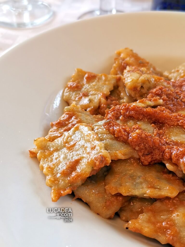 Gli ottimi ravioli al ragù di Ü Pellegrin a Romaggi