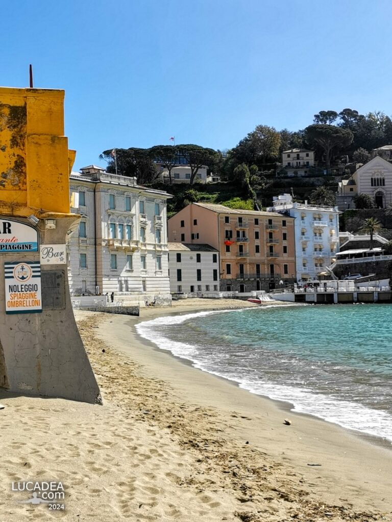 La Baia del Silenzio di Sestri Levante ad aprile