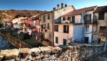 Varese Ligure dal ponte Grecino