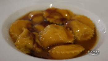 Agnolotti in ristretto di arrosto e lambrusco della trattoria Da Me a Bologna