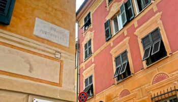 Un angolo di via Portobello a Sestri Levante