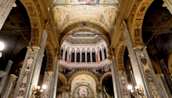 L'interno della basilica dei Santi Gervasio e Protasio a Rapallo