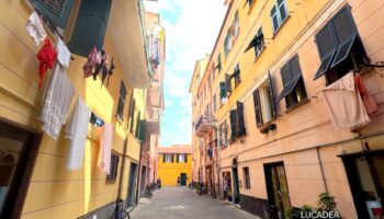 Uno scorcio di piazza Paolo Costa a Chiavari