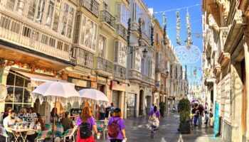 Le stradine del centro di Cadice in Spagna