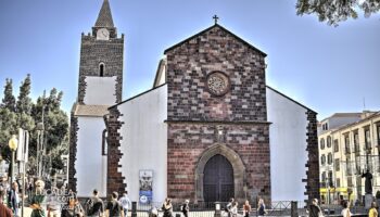 La facciata della Cattedrale di Funchal