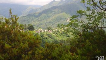 Il piccolo borgo di Carpenissone in Liguria