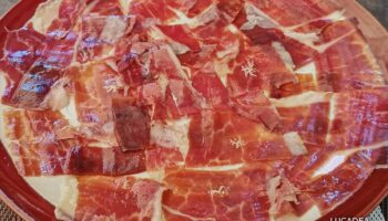 Un piatto di jamon gustato a Tenerife