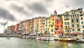 Le case sul mare nel borgo di Portovenere