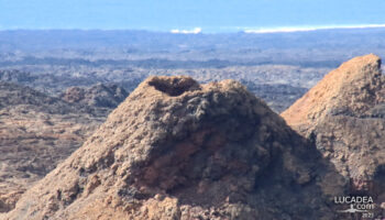 I tanti vulcani del parco Timanfaya ad Arrecife