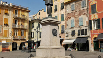 La statua dedicata a Giuseppe Mazzini a Chiavari