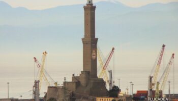 La Lanterna di Genova vista dalla spianata di Castelletto