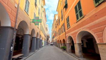 Il caruggio Dritto nel centro storico di Chiavari