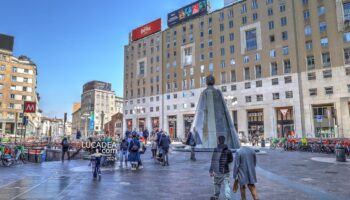 La famosa piazza San Babila a Milano