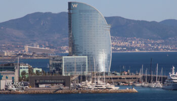 L'iconico Hotel W, Vela, a Barcellona