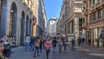 Una vista su Corso Vittorio Emanuele II a Milano