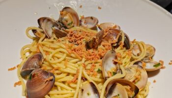 Gli spaghettoni alle vongole della Buca di San Matteo a Genova