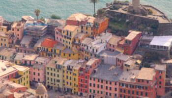 Il borgo di Vernazza visto dall'alto del sentiero