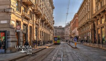 Un tratto di via Orefici a Milano