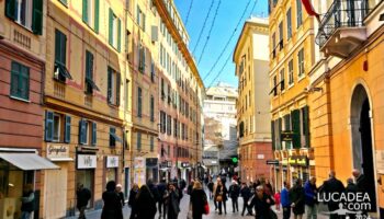 Due passi in via San Vincenzo a Genova