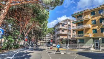 La rotonda di via Vittorio Veneto a Sestri Levante