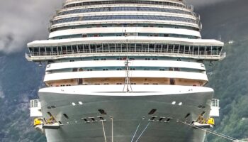 La Costa Diadema nel fiordo di Geiranger