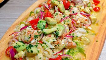 Un gustoso ceviche di aragosta con avocado, la ricetta