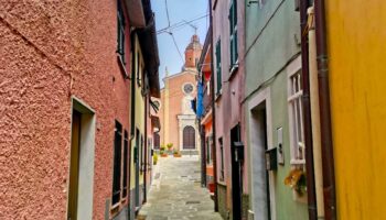 Il caruggio di Mattarana un piccolo borgo in Liguria