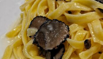 Le tagliatelle al burro e tartufo, la ricetta